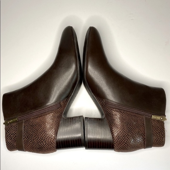 Anne Klein Leather block Heel Ankle 
  Boots Brown Snakeskin texture Sz 9.5 - Picture 8 of 10